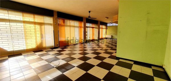 ufficio in vendita a Varallo Pombia