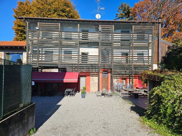 casale in vendita a Varallo Pombia