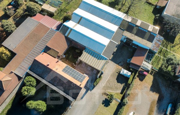 casa indipendente in vendita a Varallo Pombia