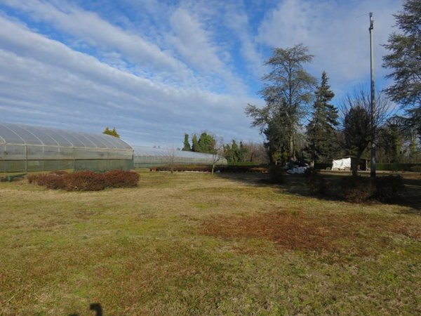 casa indipendente in vendita a Varallo Pombia