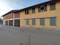 locale commerciale in vendita a Varallo Pombia