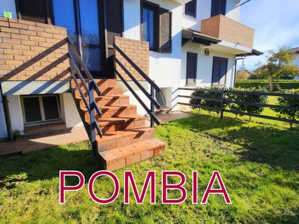 casa indipendente in vendita a Varallo Pombia