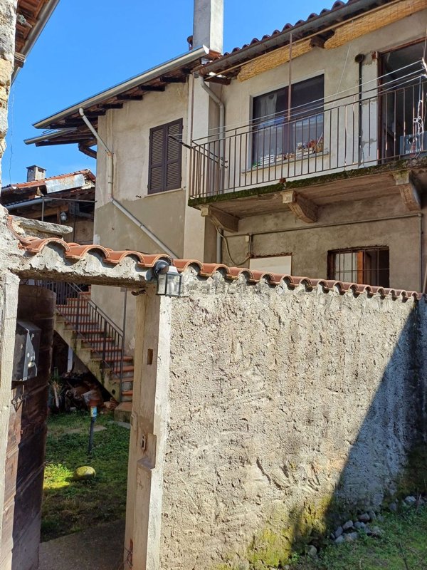 appartamento in vendita a Varallo Pombia