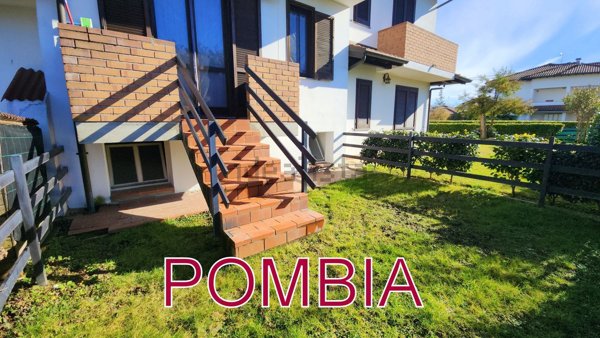 casa indipendente in vendita a Varallo Pombia