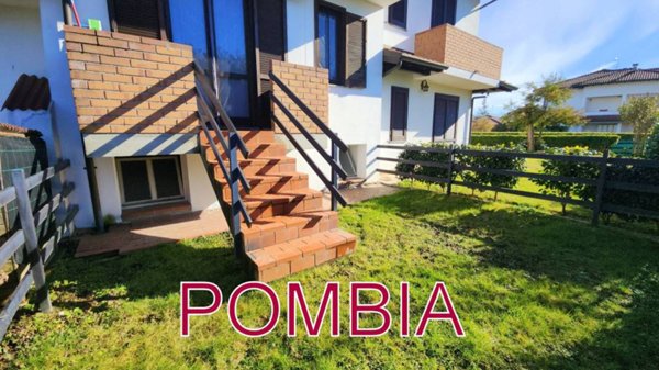 casa indipendente in vendita a Varallo Pombia