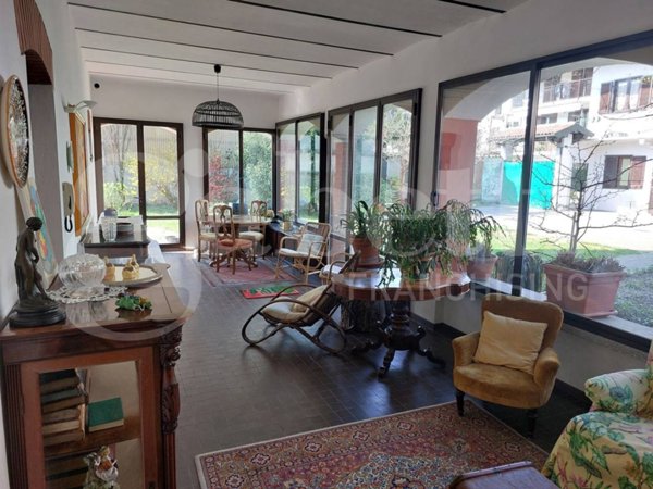 casa indipendente in vendita a Varallo Pombia