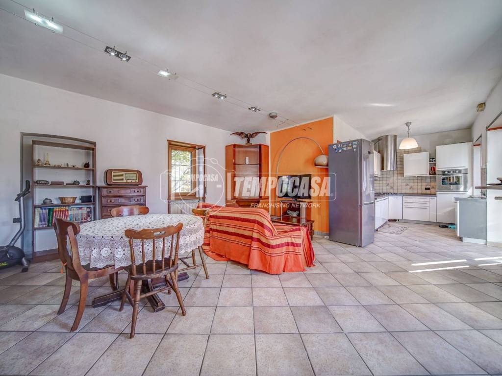 appartamento in vendita a Varallo Pombia