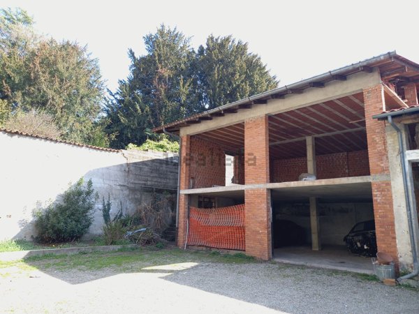 casale in vendita a Varallo Pombia