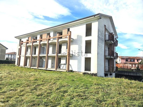 appartamento in vendita a Varallo Pombia