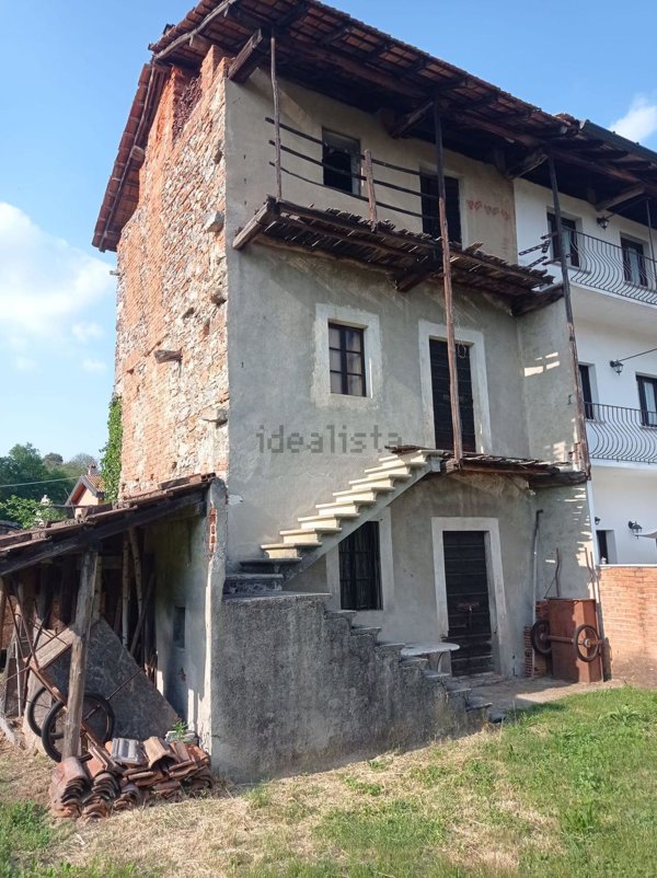 casale in vendita a Varallo Pombia