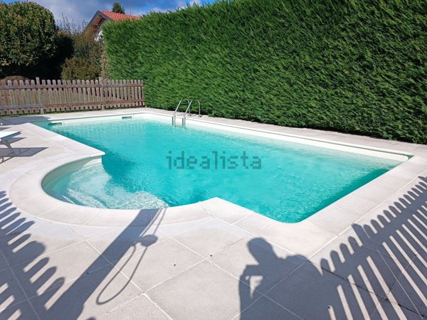 casa indipendente in vendita a Varallo Pombia