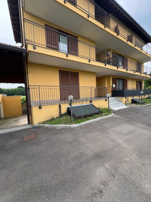 appartamento in vendita a Varallo Pombia
