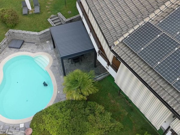 casa indipendente in vendita a Varallo Pombia