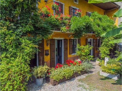 casale in vendita a Varallo Pombia