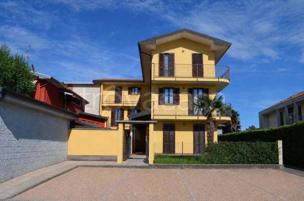 appartamento in vendita a Varallo Pombia