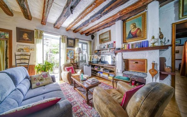 casa indipendente in vendita a Varallo Pombia