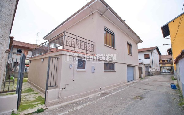 casa indipendente in vendita a Vespolate