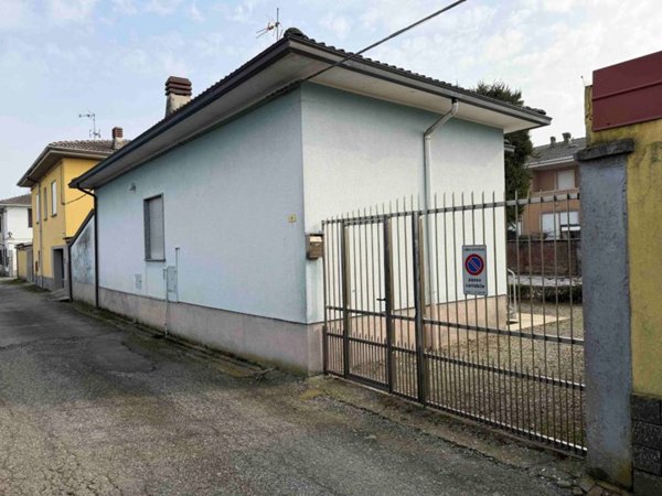 casa indipendente in vendita a Vespolate