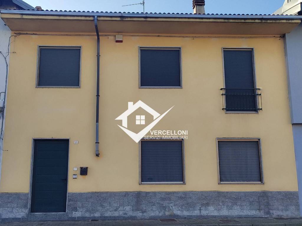 casa indipendente in vendita a Vicolungo