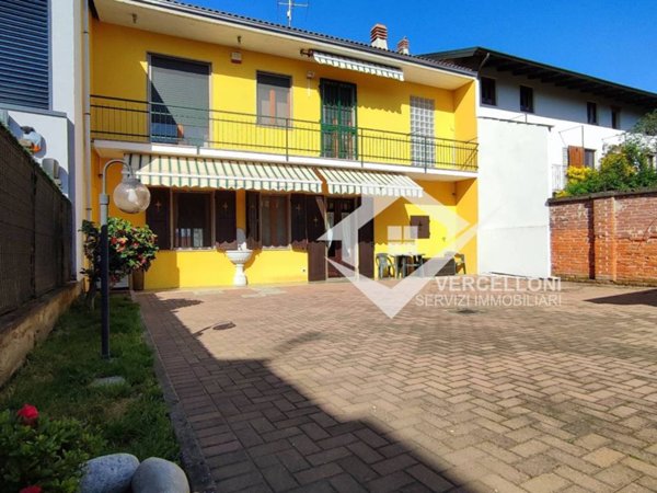 casa indipendente in vendita a Vicolungo