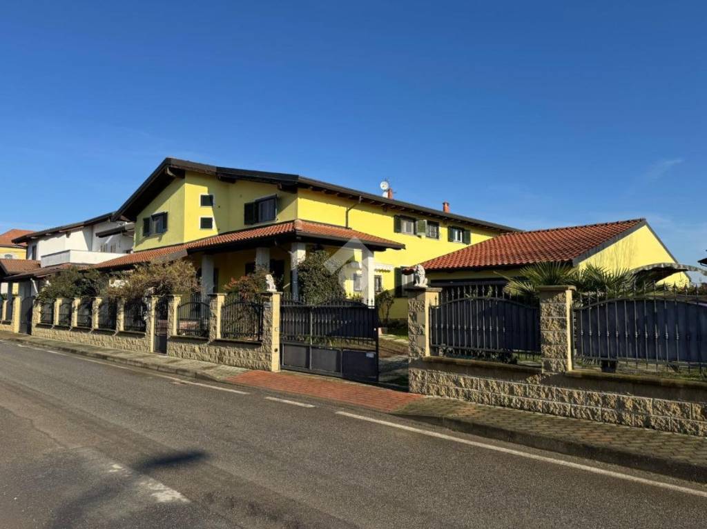 casa indipendente in vendita a Vinzaglio