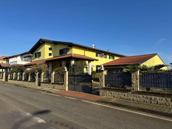 casa indipendente in vendita a Vinzaglio