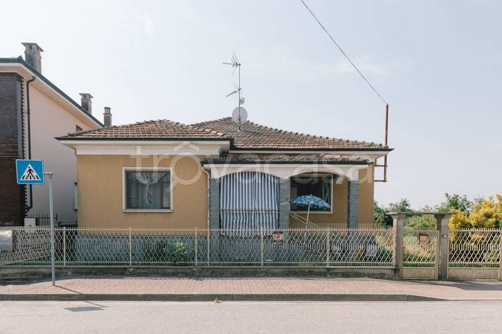 casa indipendente in vendita a Vinzaglio