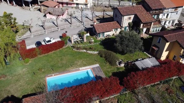 casa indipendente in vendita a Gattico-Veruno in zona Veruno