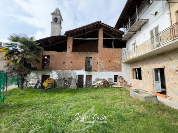 appartamento in vendita a Gattico-Veruno in zona Veruno
