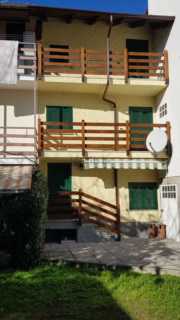 appartamento in vendita a Gattico-Veruno in zona Revislate