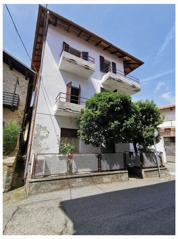 appartamento in vendita a Gattico-Veruno in zona Gattico