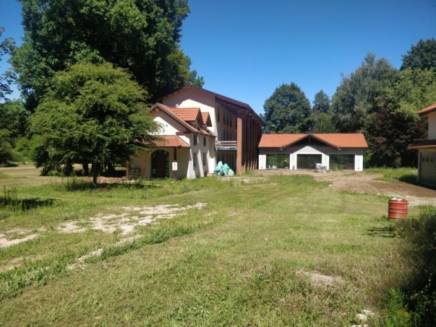 negozio in vendita a Gattico-Veruno in zona Gattico