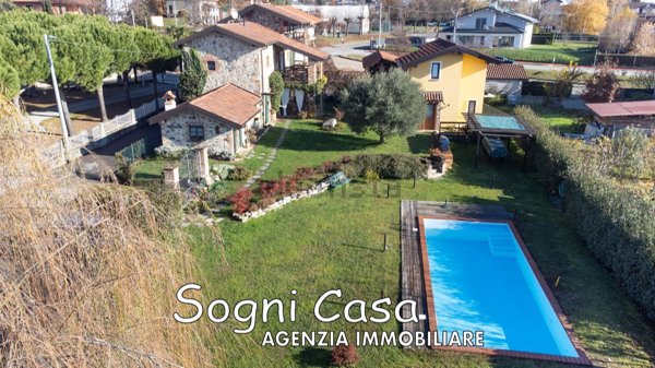 casa indipendente in vendita a Gattico-Veruno in zona Veruno
