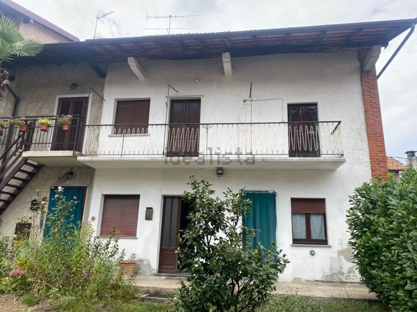 appartamento in vendita a Gattico-Veruno in zona Revislate