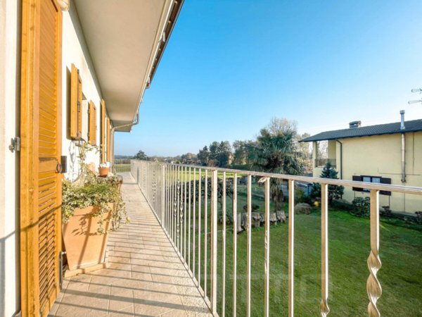 appartamento in vendita a Gattico-Veruno in zona Veruno