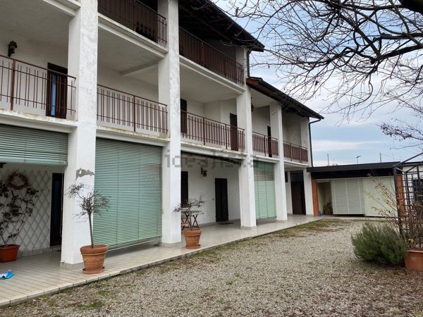 casale in vendita a Gattico-Veruno in zona Revislate