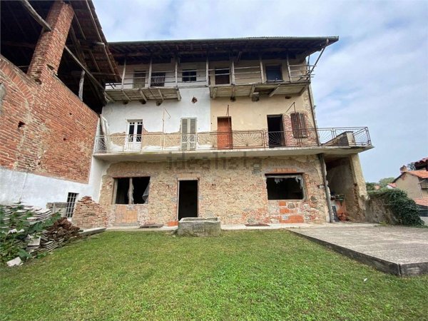 appartamento in vendita a Gattico-Veruno in zona Veruno