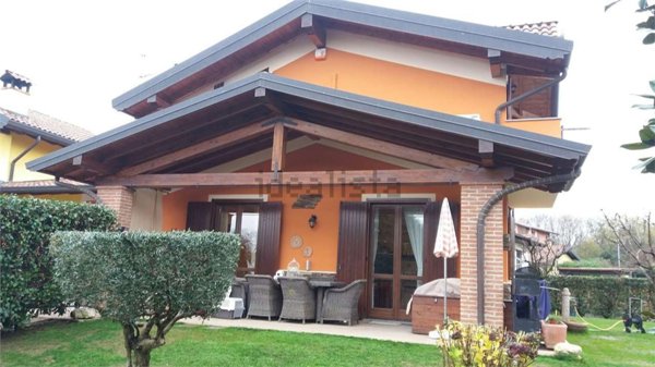 casa indipendente in vendita a Gattico-Veruno