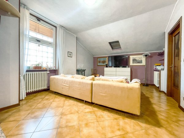 casa indipendente in vendita a Gattico-Veruno in zona Gattico
