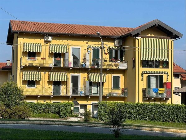 appartamento in vendita a Gattico-Veruno in zona Gattico