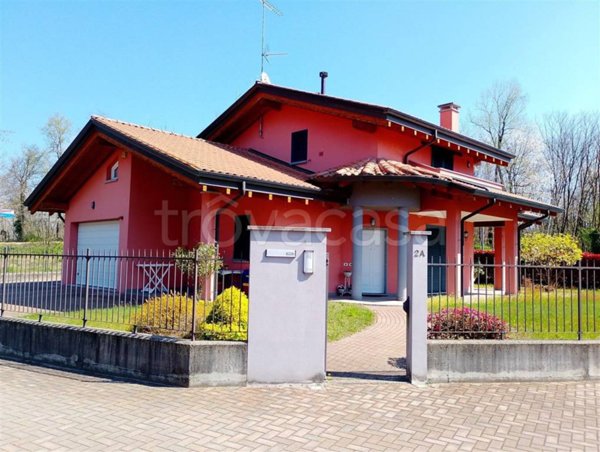 casa indipendente in vendita a Gattico-Veruno