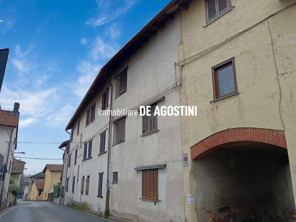 appartamento in vendita a Gattico-Veruno in zona Revislate
