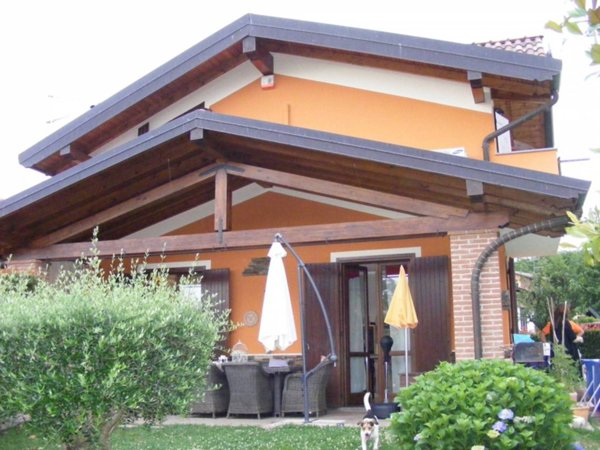 casa indipendente in vendita a Gattico-Veruno in zona Revislate
