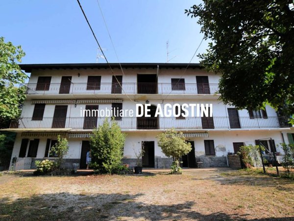 casale in vendita a Gattico-Veruno in zona Revislate