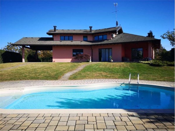 casa indipendente in vendita a Gattico-Veruno in zona Veruno