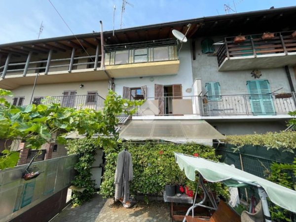 casa indipendente in vendita a Gattico-Veruno in zona Veruno