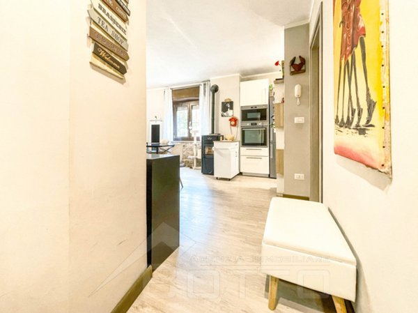 casa indipendente in vendita a Gattico-Veruno in zona Gattico