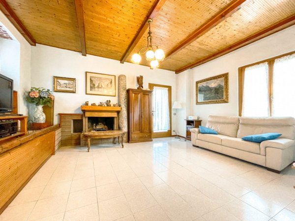 appartamento in vendita a Gattico-Veruno in zona Veruno