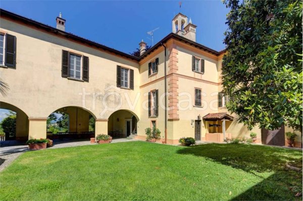 villa in vendita a Gattico-Veruno in zona Revislate