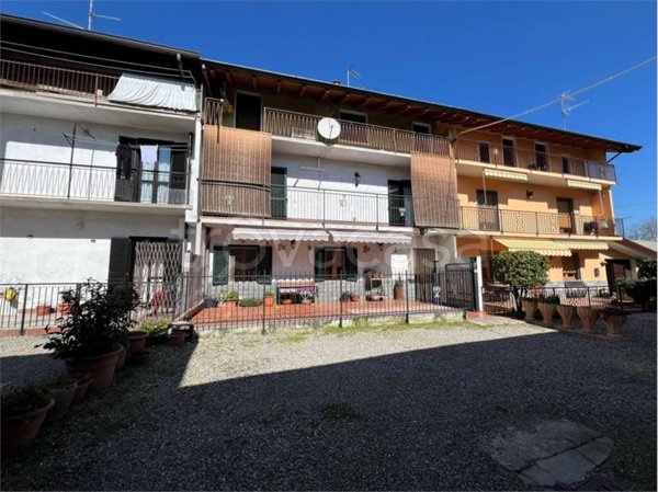 casa indipendente in vendita a Gattico-Veruno in zona Veruno